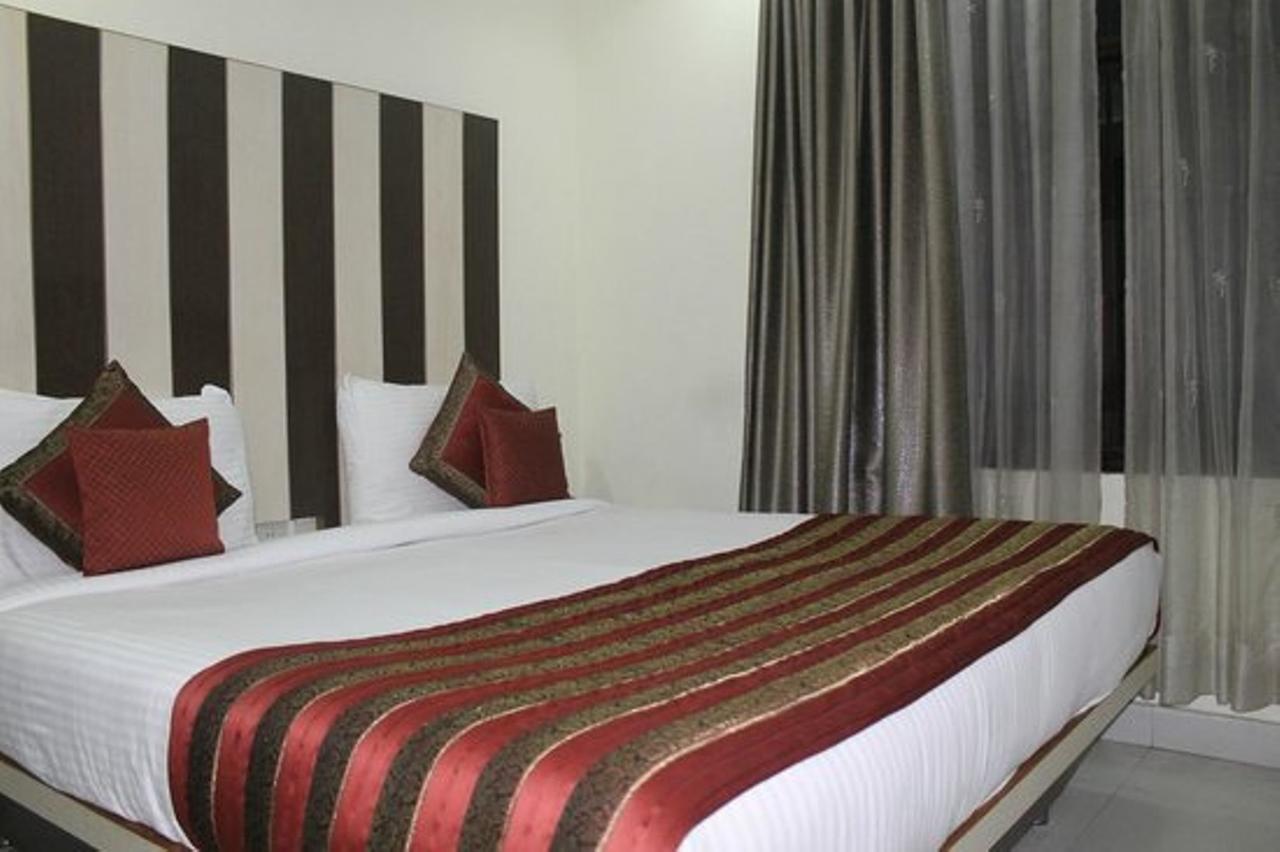 Hotel Balsons Continental Nuova Delhi Esterno foto
