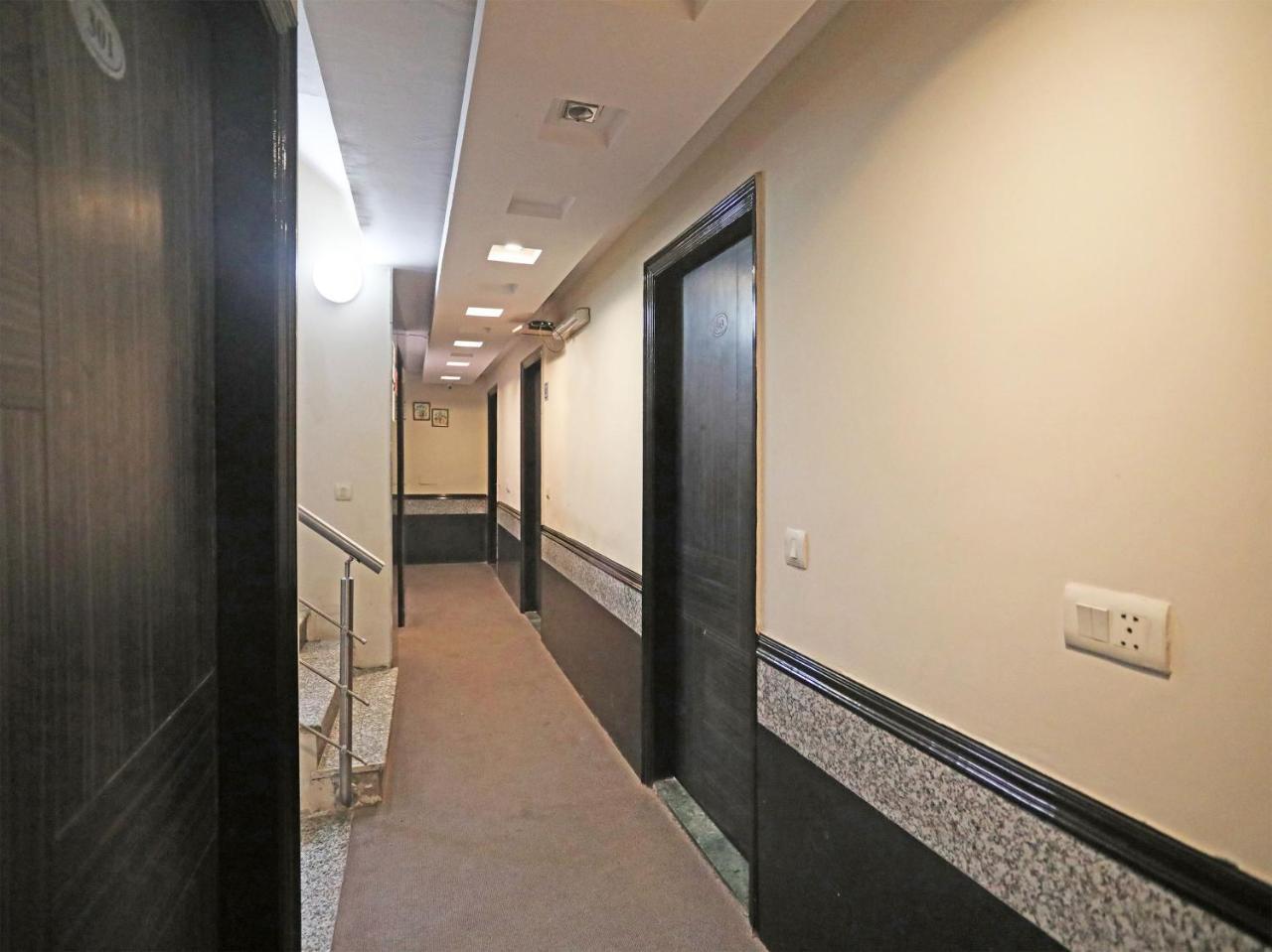 Hotel Balsons Continental Nuova Delhi Esterno foto