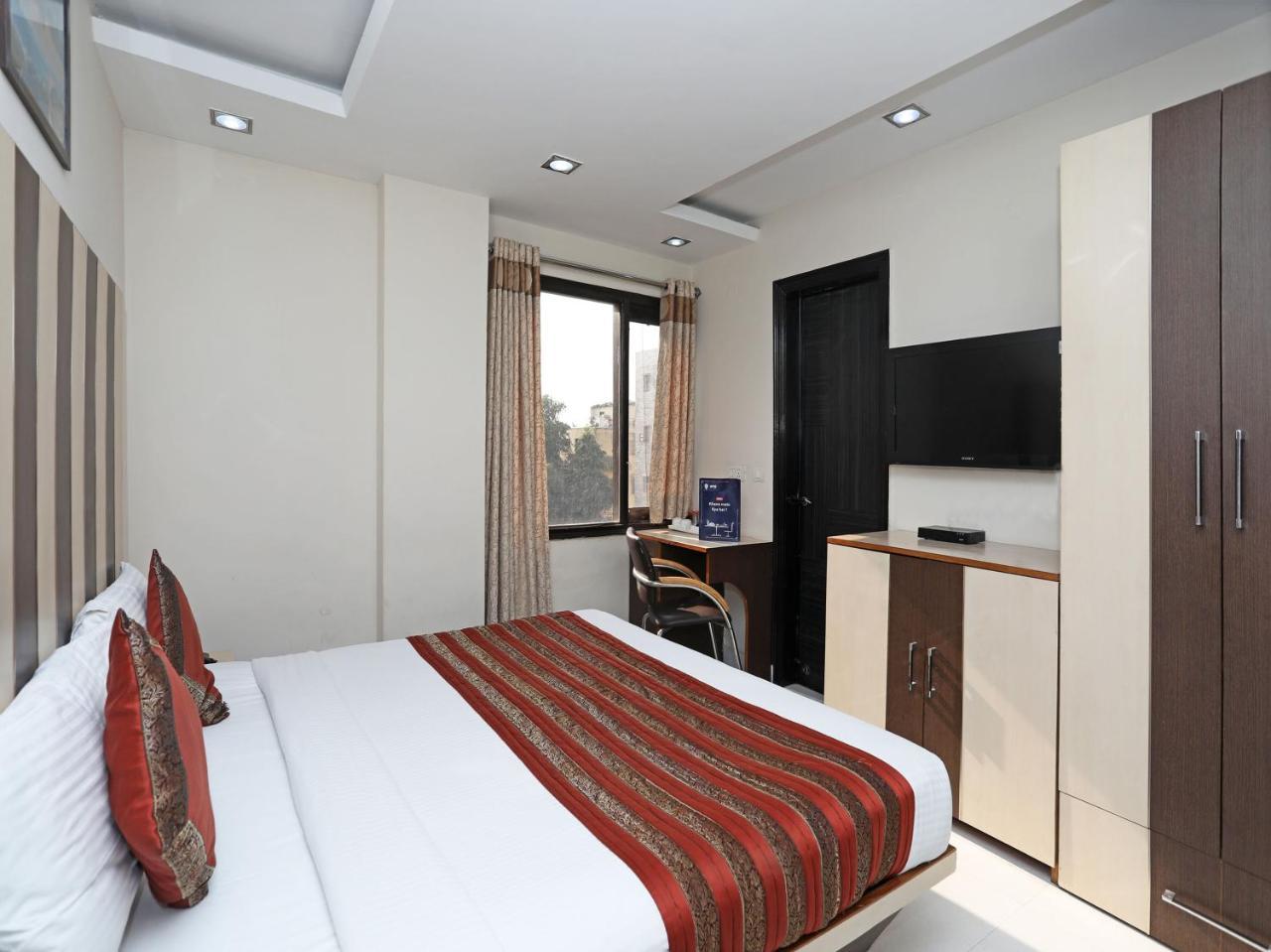 Hotel Balsons Continental Nuova Delhi Esterno foto