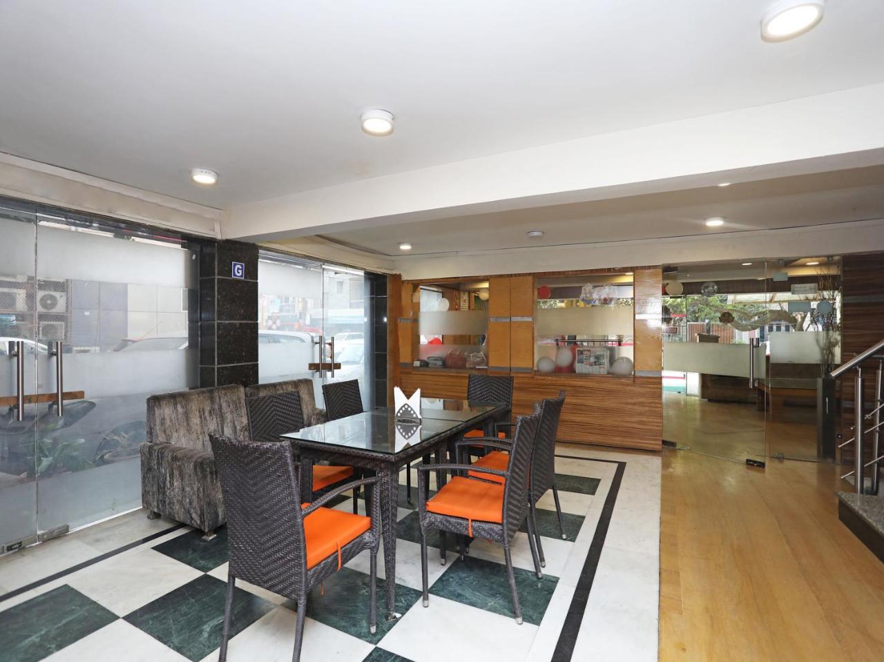 Hotel Balsons Continental Nuova Delhi Esterno foto