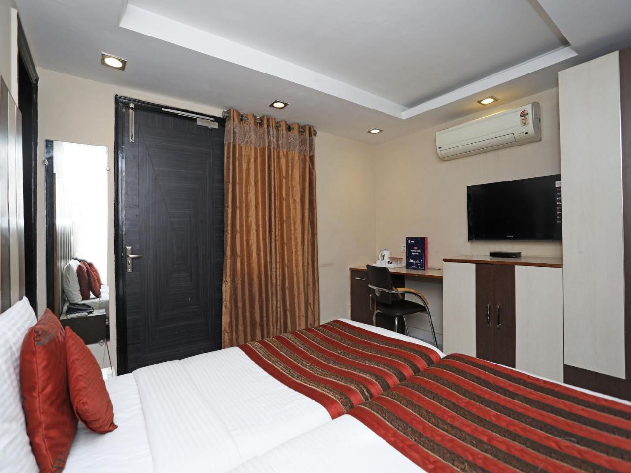 Hotel Balsons Continental Nuova Delhi Esterno foto