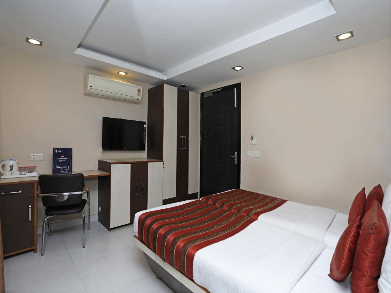 Hotel Balsons Continental Nuova Delhi Esterno foto