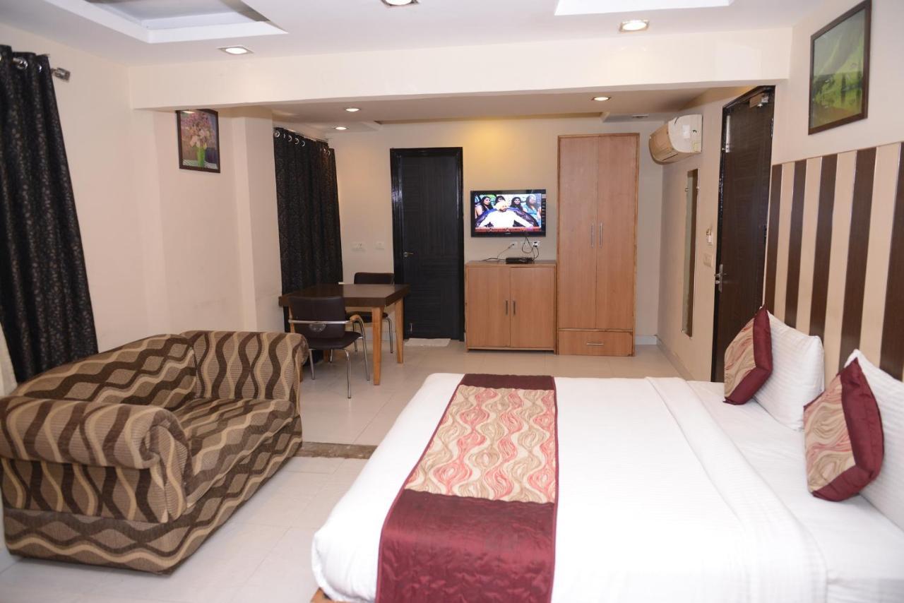 Hotel Balsons Continental Nuova Delhi Esterno foto