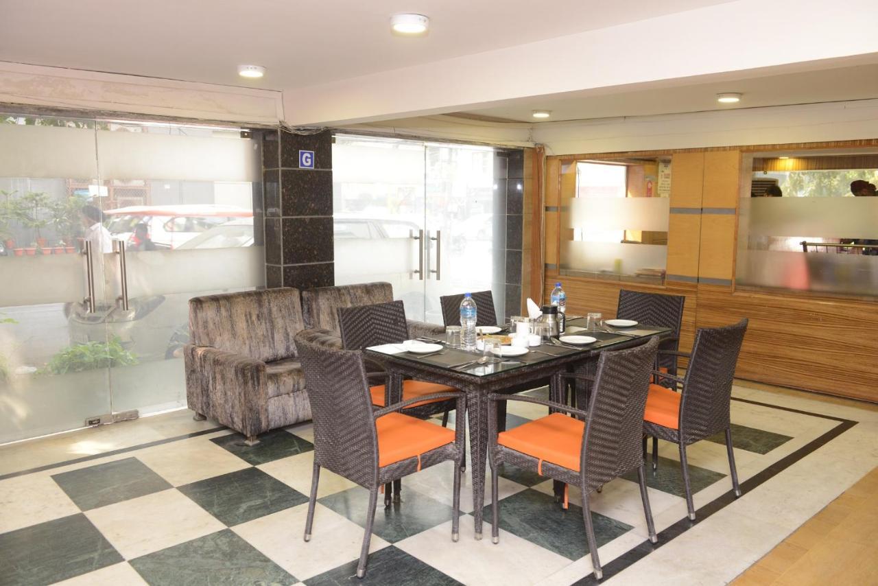 Hotel Balsons Continental Nuova Delhi Esterno foto