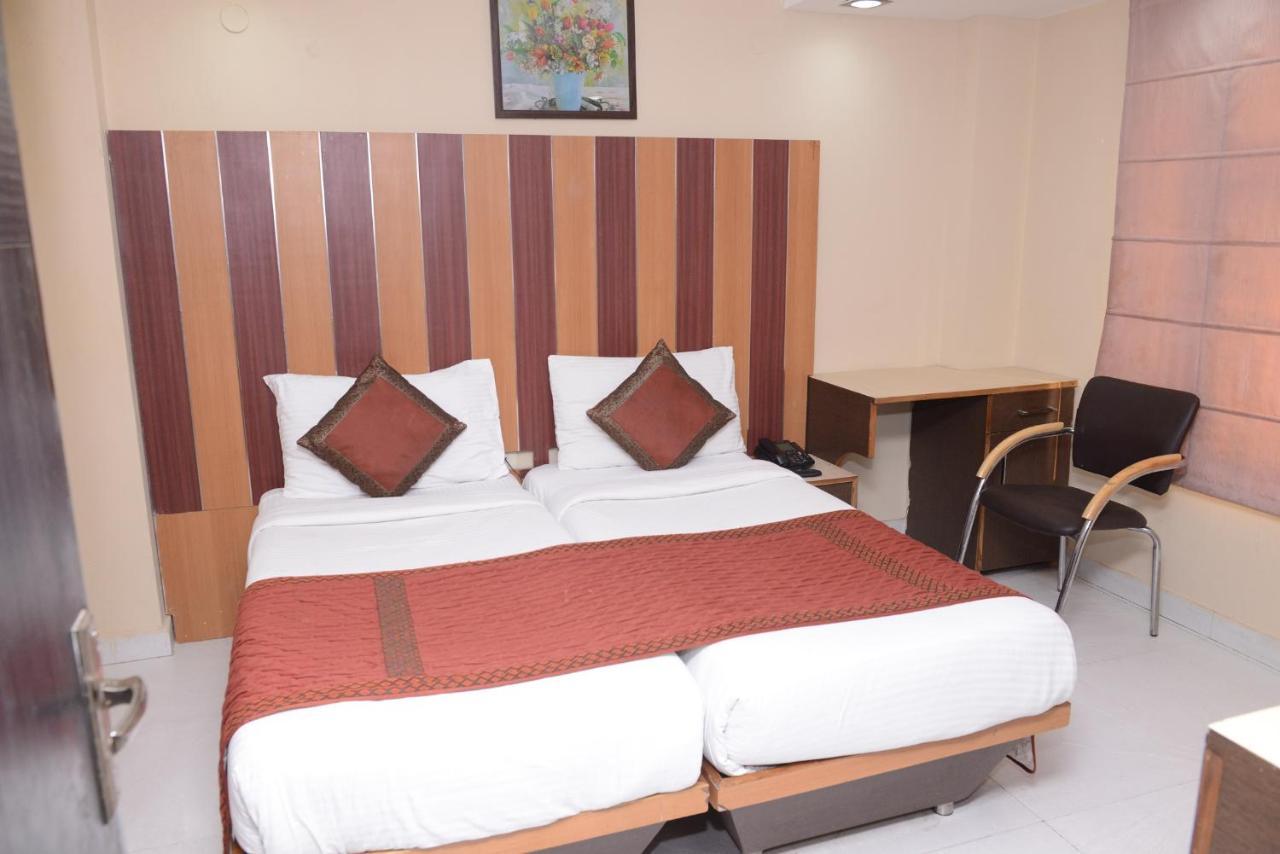 Hotel Balsons Continental Nuova Delhi Esterno foto